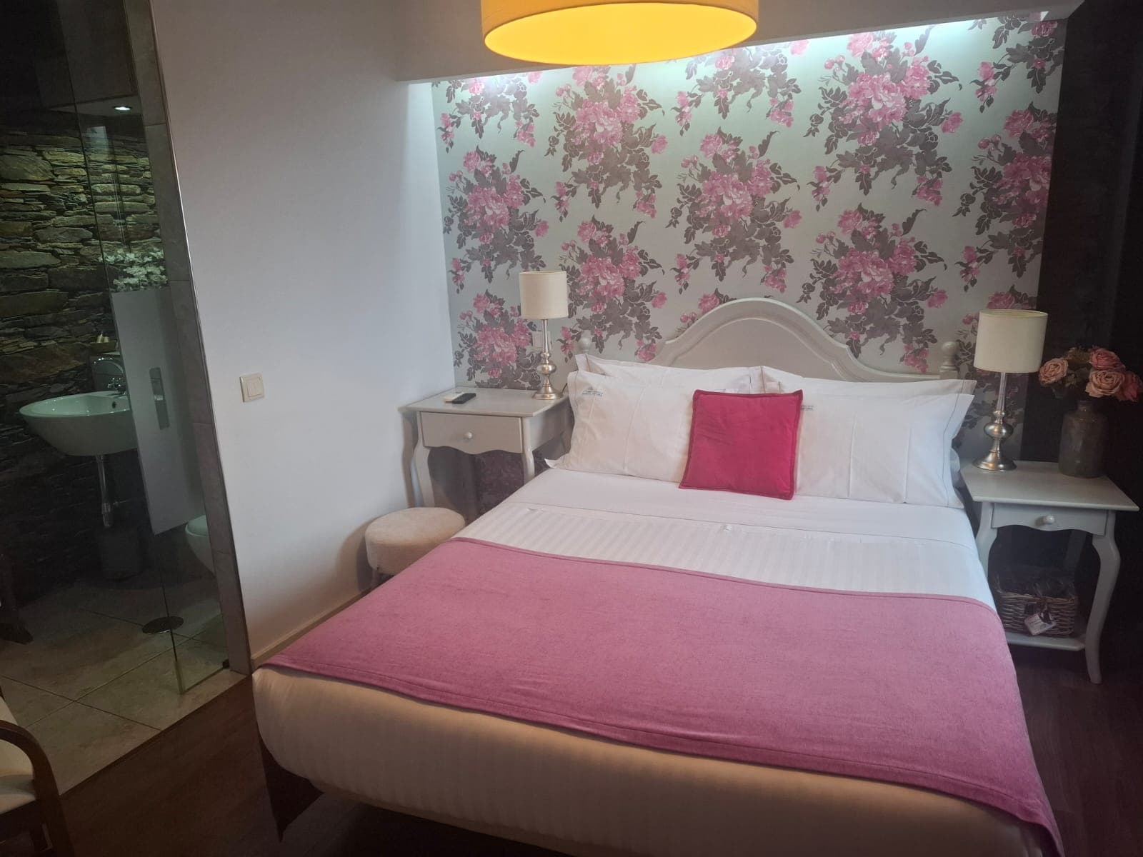Rosa Room